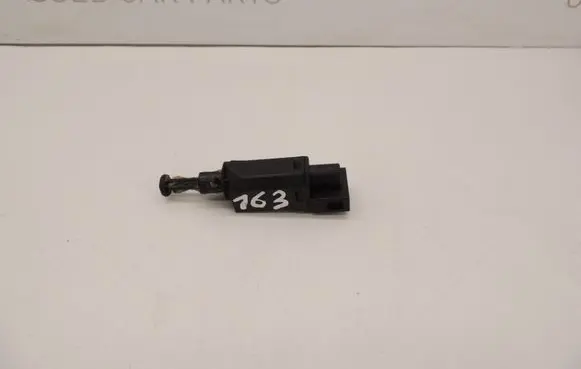 Volkswagen Golf IV Brake pedal sensor switch 927189D D163