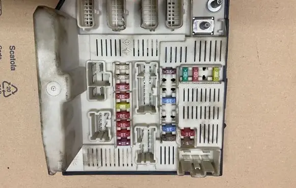 Renault Megane II Fuse module 8200481866 519158091