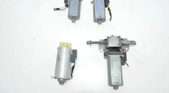 Porsche Cayenne (92A) Seat adjustment motor 0390203389