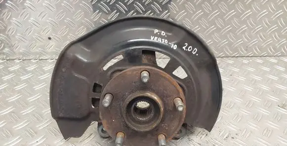 Toyota Verso Front wheel hub