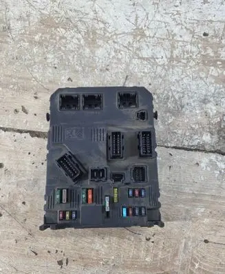 Citroen C3 BSM Control unit S118085300 9652474380