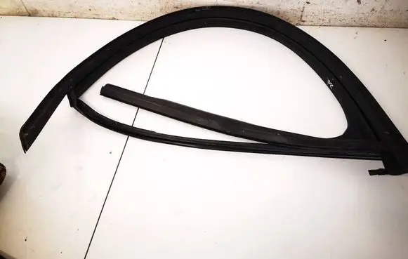 Audi Q4 e-tron Rubber seal front coupe door 89A837439A