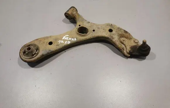 Toyota Avensis T270 Front lower control arm/wishbone