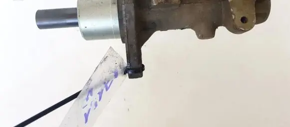 Master brake cylinder