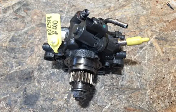 Nissan Navara D23 Fuel injection high pressure pump 167001930R