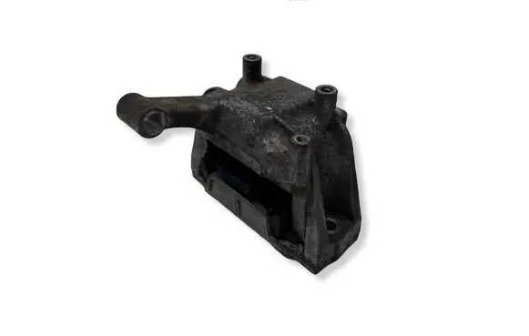 Volkswagen Tiguan Engine mount bracket 5N0199262