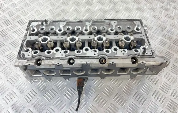 Volkswagen Golf VIII Engine head 05L103403AC 05L103061BE