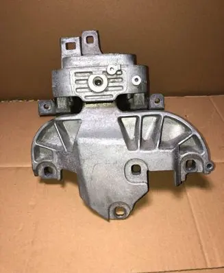 Mercedes-Benz CLA C118 X118 Engine mount bracket A2472402800 ZGS002