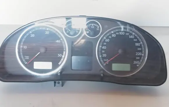 Volkswagen PASSAT B5.5 Speedometer (instrument cluster) 3B0920826A VWZ7Z0A3814188 150601173425