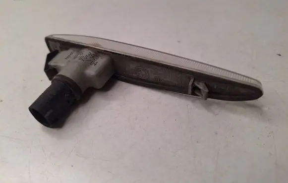 BMW 7 E65 E66 Front fender indicator light 6906393