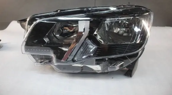 Peugeot Partner III Headlight/headlamp 90146193 9816826980 901461930LBT