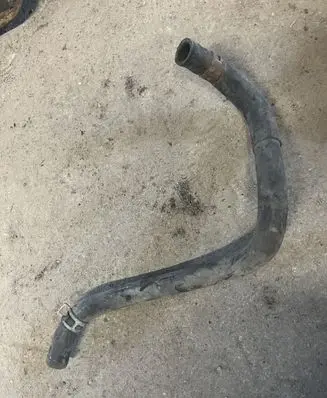 Toyota Avensis T220 Engine coolant pipe/hose
