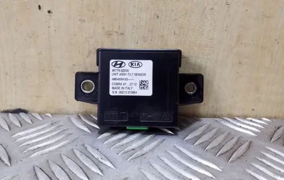 Hyundai i40 Yaw turn rate sensor 957753Z000 4M5455H3G