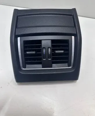 BMW 4 F36 Gran coupe Rear air vent grill 9218908 105016019