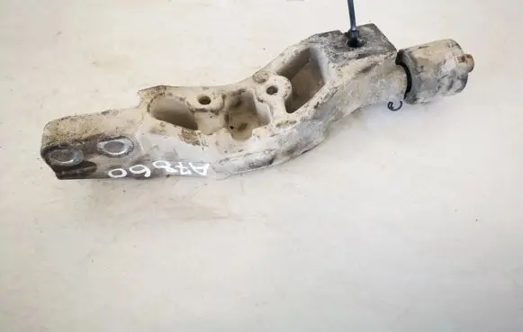 Infiniti FX Engine mounting bracket