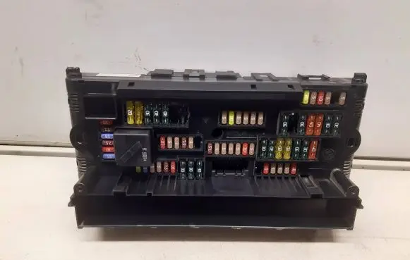 BMW 5 F10 F11 Fuse module 9210861 117033442 00540670