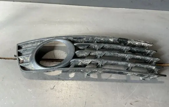 Audi A4 S4 B6 8E 8H Front bumper lower grill 8E0807682