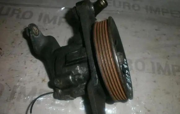 Mazda 626 Power steering pump 19184055