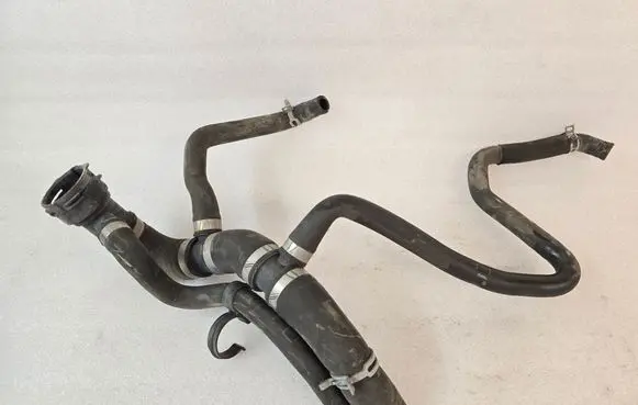 Volvo XC90 Engine coolant pipe/hose 31368403