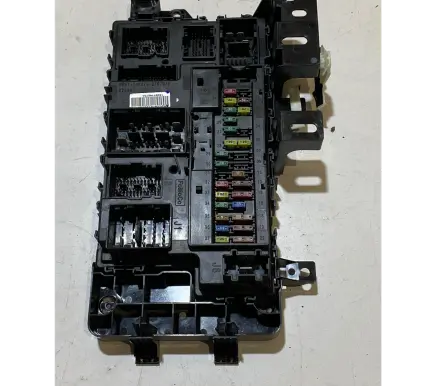 Ford Mustang VI Fuse module JR3T15604 DG9T14B476