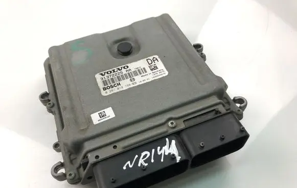 Volvo XC90 Engine control unit/module 31372225AA