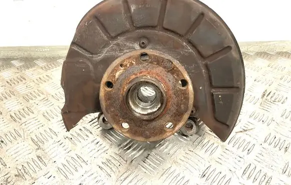 Volkswagen Golf VI Front wheel hub