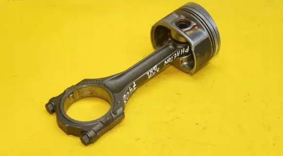 Piston with connecting rod