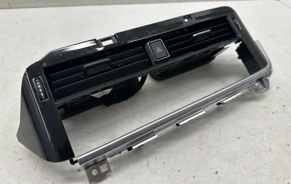 Nissan Qashqai J12 Dash center air vent grill 687506UA0A
