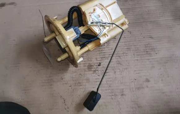 Peugeot 307 Fuel level sensor 9632759780
