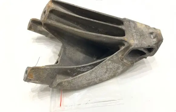 Audi A4 S4 B8 8K Engine mounting bracket 8K0199307A