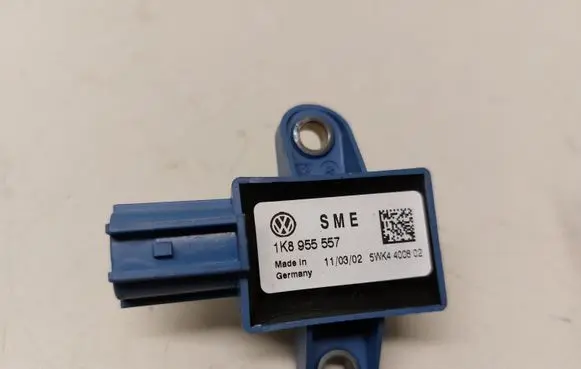 Volkswagen Scirocco Airbag deployment crash/impact sensor 1K8955557