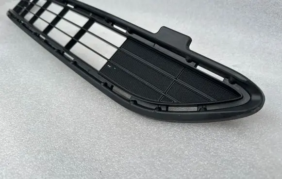 Toyota RAV 4 (XA40) Front bumper lower grill 5311242100