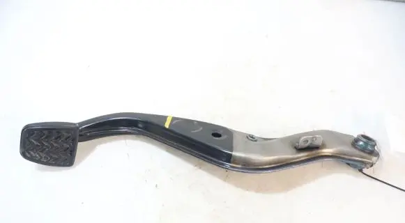 Toyota Yaris Clutch pedal 