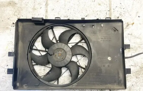 Mercedes-Benz Vaneo W414 Radiator cooling fan shroud 1685000593