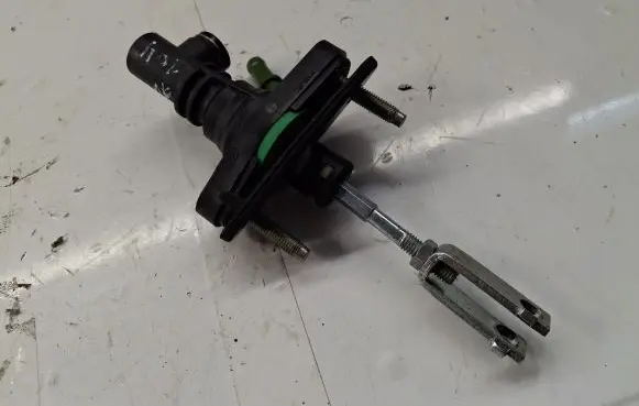 Clutch master cylinder
