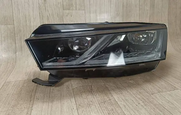 Skoda Octavia Mk4 Headlight/headlamp 5E4941015A