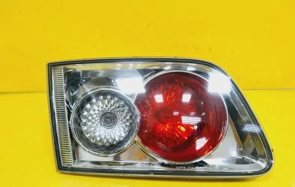 Mazda 6 Tailgate rear/tail lights