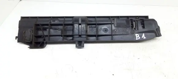 BMW 1 E81 E87 Radiator mount bracket 7524912 11074810