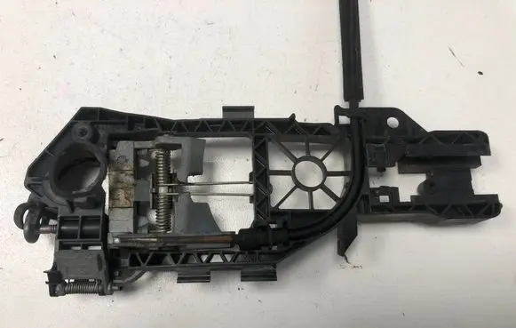 Rear door exterior handle/bracket