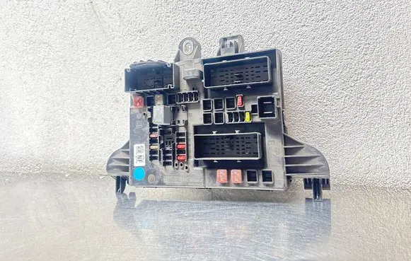 Opel Insignia A Fuse module 13277322 11511322509