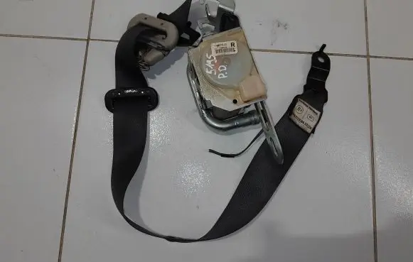 Chrysler 300 - 300C Front seatbelt 2026236