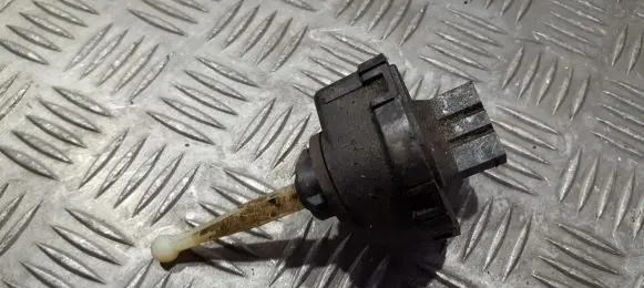 Headlight level adjustment motor