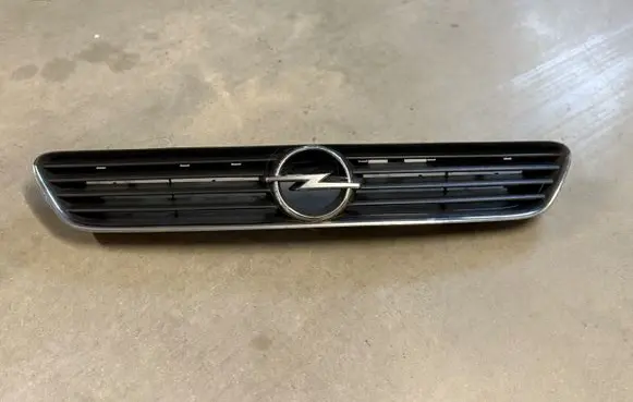Opel Astra G Front grill 90587100