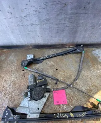 Ford Focus Front door window regulator with motor 0130821756