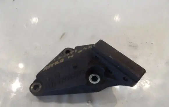 Opel Astra H Engine mounting bracket 332268673