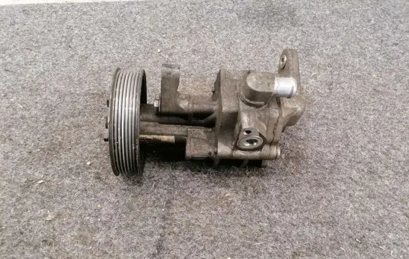 BMW X5 E70 Power steering pump 6796462 32416796462