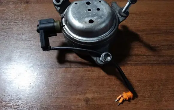 Audi A8 S8 D5 Engine mount vacuum valve 4H0399151AT