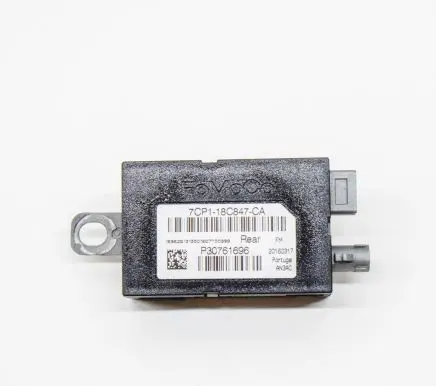 Ford Focus Aerial antenna amplifier P30761696 7CP118C847CA