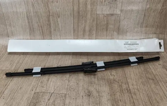 Porsche Taycan 9J1 Windshield/front glass wiper blade 9J1955425DY
