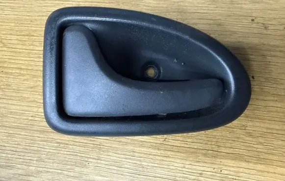 Opel Vivaro Front door interior handle 8200028994
